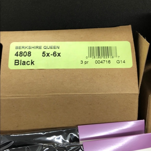 Woman’s Tights - Picture 2 of 5